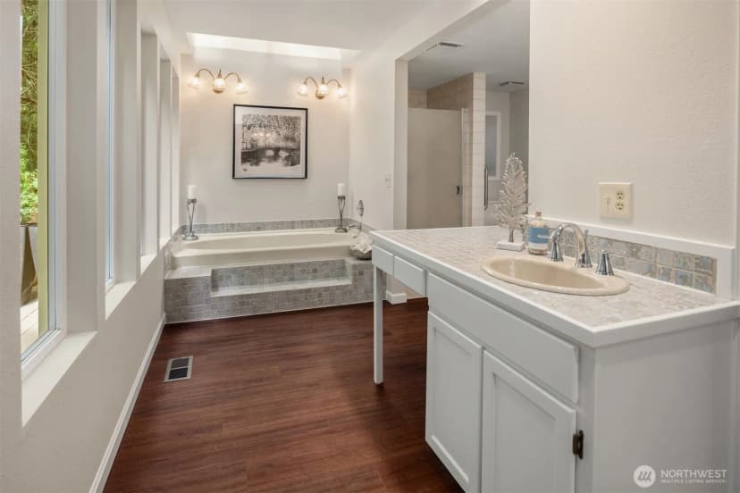 Property photo for 2231 Sahalee Drive E, Sammamish photo 17