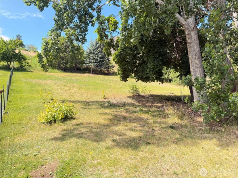 Property photo for 2108 Deerpath, Oroville photo 25