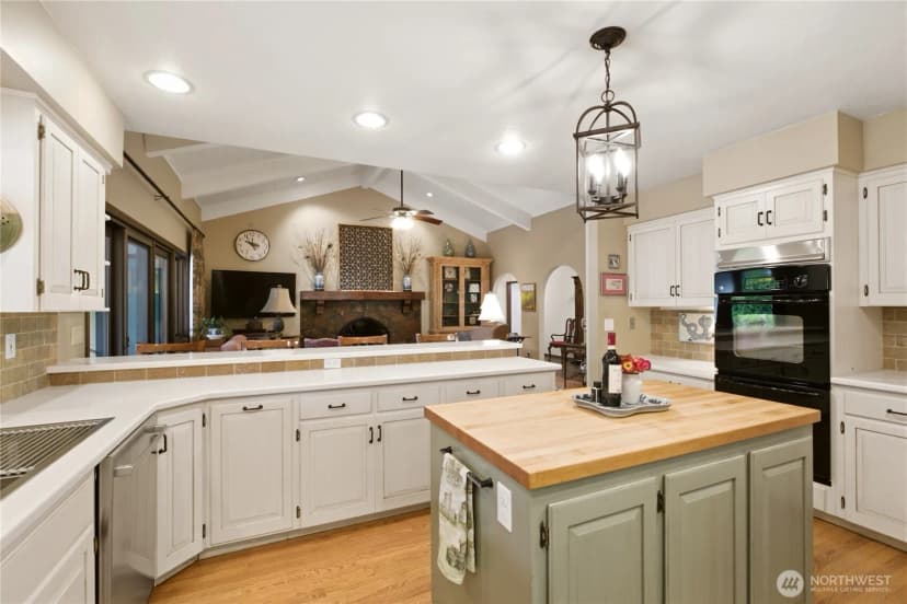 Property photo for 101 Gilbert Drive, Yakima photo 12