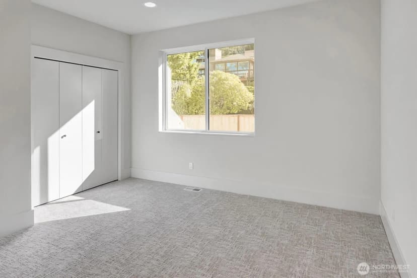 Property photo for 3036 67th Avenue Se, Mercer Island photo 27