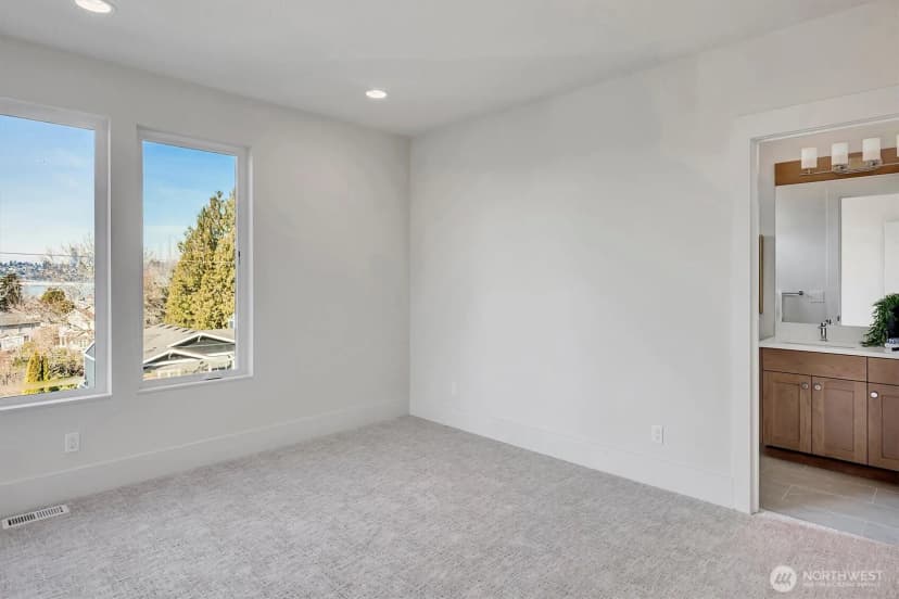 Property photo for 3036 67th Avenue Se, Mercer Island photo 28