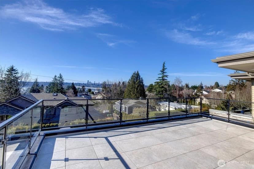 Property photo for 3036 67th Avenue Se, Mercer Island photo 2