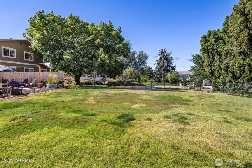 Property photo for 3705 W Chestnut Avenue, Yakima photo 37