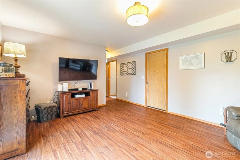 Property photo for 412 Allison Way, Nooksack photo 26