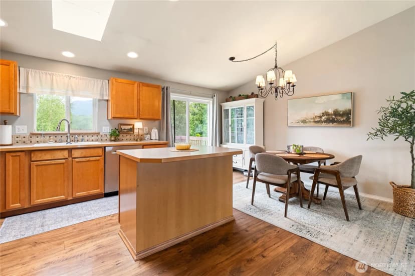 Property photo for 412 Allison Way, Nooksack photo 11