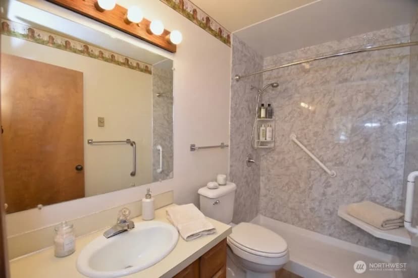 Property photo for 8230 53rd Avenue W #812, Mukilteo photo 23