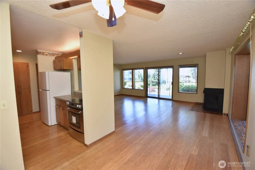 Property photo for 8230 53rd Avenue W #812, Mukilteo photo 16