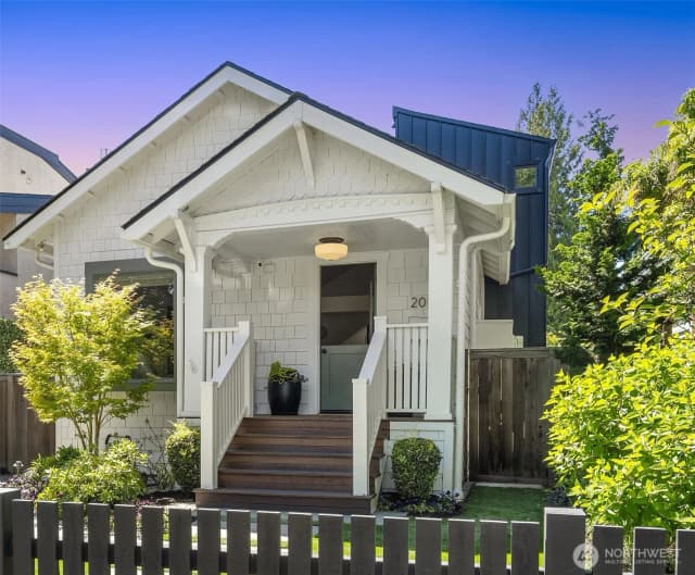 Property photo for 2015 42nd Avenue E, Seattle photo 3
