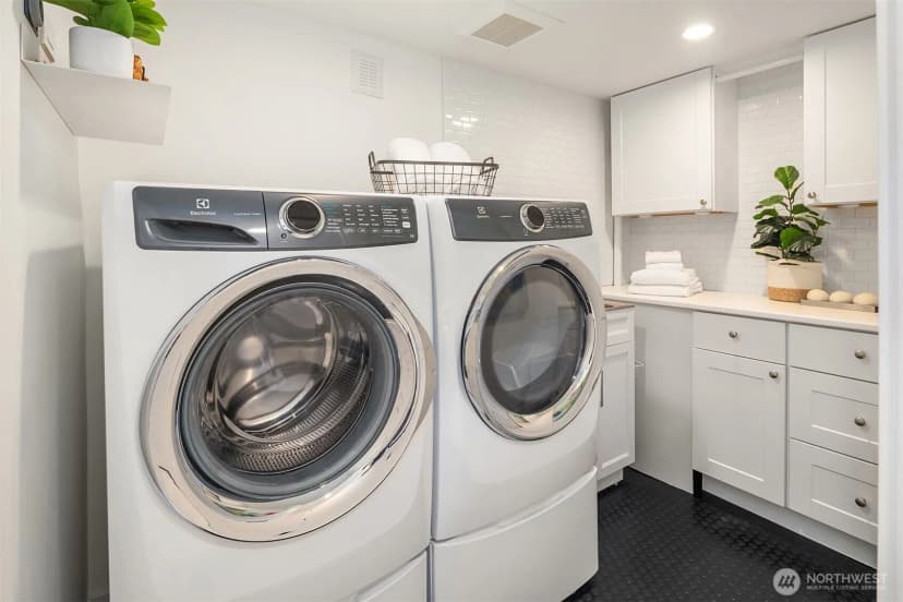 Property photo for 2015 42nd Avenue E, Seattle photo 18