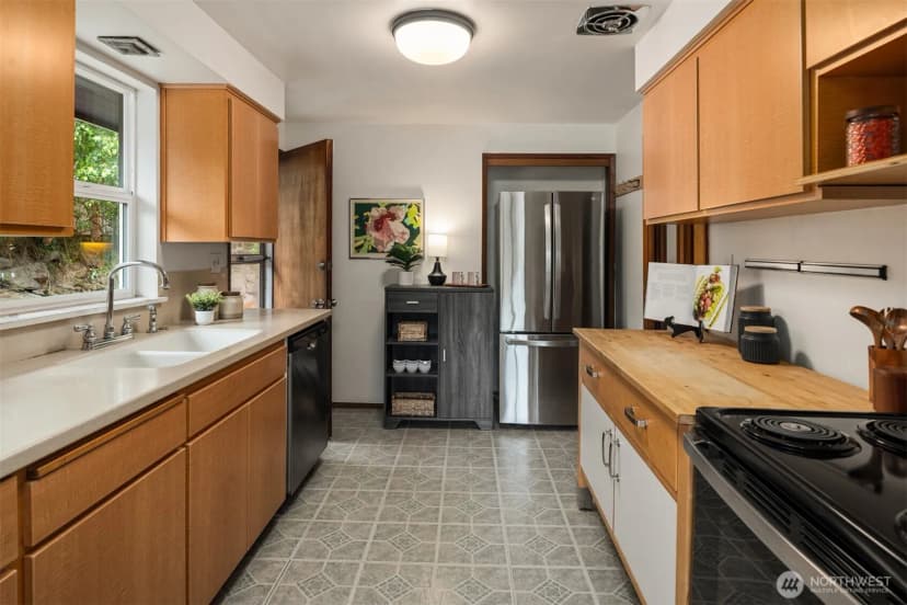 Property photo for 3902 S Genesee Street, Seattle photo 14