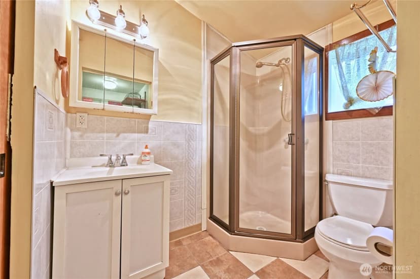 Property photo for 5402 S Cloverdale Street, Seattle photo 32