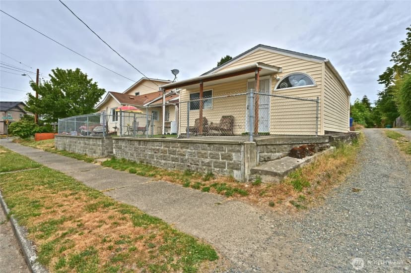 Property photo for 5402 S Cloverdale Street, Seattle photo 6