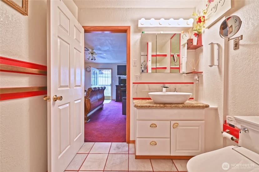 Property photo for 5402 S Cloverdale Street, Seattle photo 15