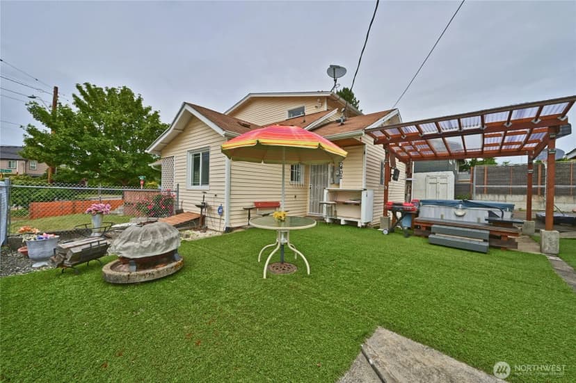 Property photo for 5402 S Cloverdale Street, Seattle photo 9