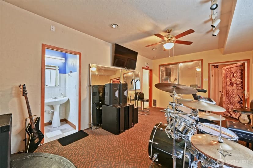 Property photo for 5402 S Cloverdale Street, Seattle photo 23