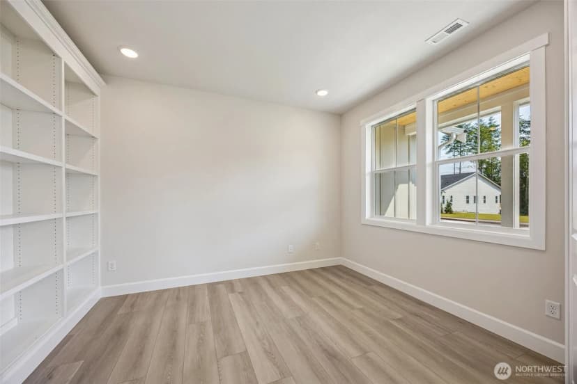 Property photo for 13712 100th Street Ne #210, Lake Stevens photo 6