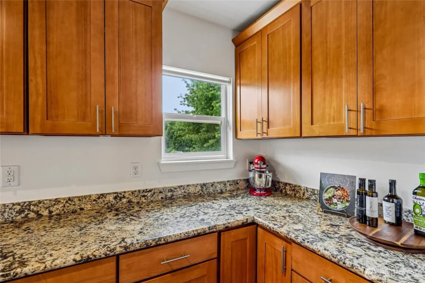 Property photo for 16208 48th Avenue W, Edmonds photo 11