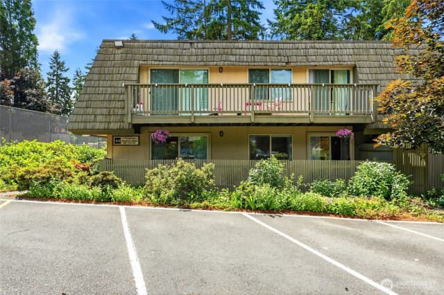 Property photo for 1414 154th Avenue Ne #4403, Bellevue photo 4