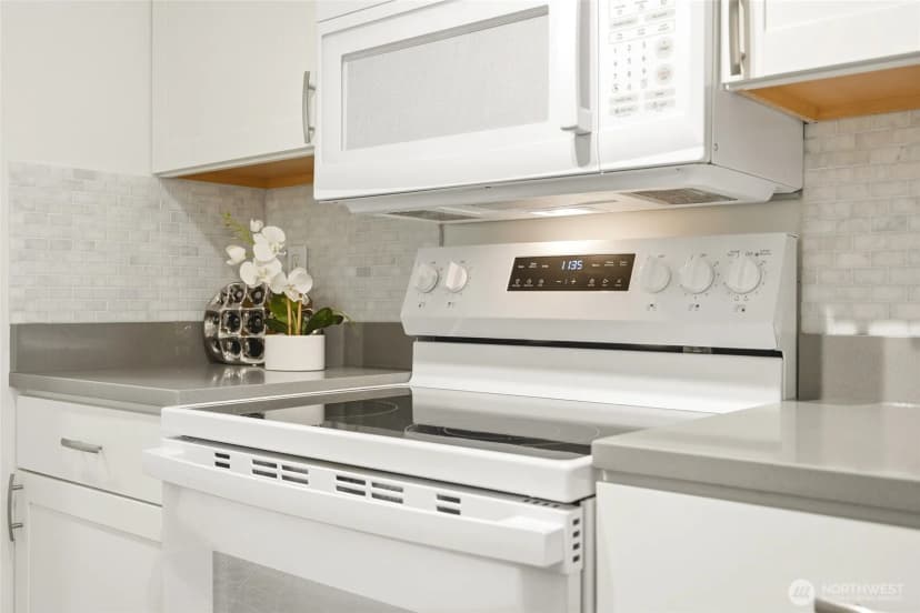Property photo for 1414 154th Avenue Ne #4403, Bellevue photo 12