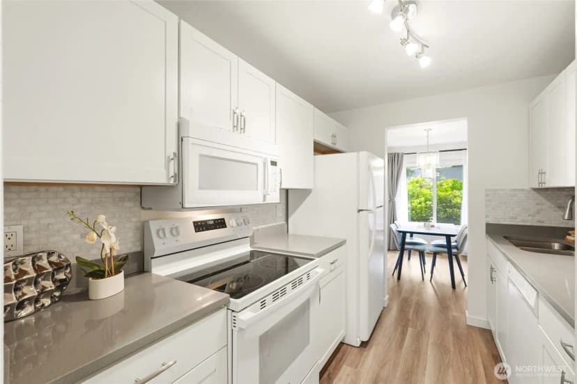 Property photo for 1414 154th Avenue Ne #4403, Bellevue photo 9