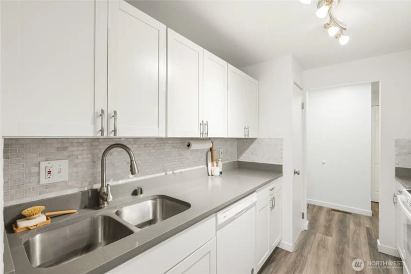 Property photo for 1414 154th Avenue Ne #4403, Bellevue photo 10
