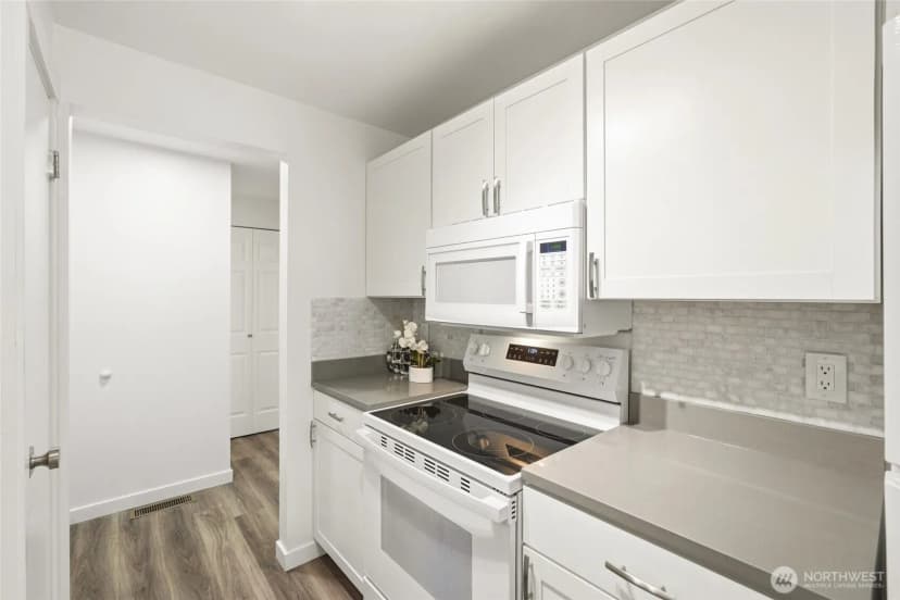 Property photo for 1414 154th Avenue Ne #4403, Bellevue photo 11