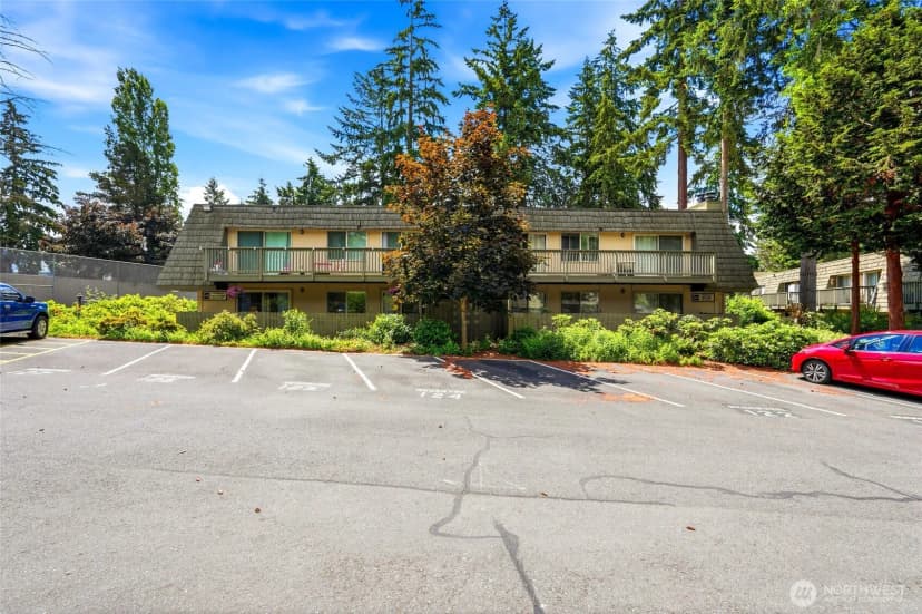 Property photo for 1414 154th Avenue Ne #4403, Bellevue photo 3