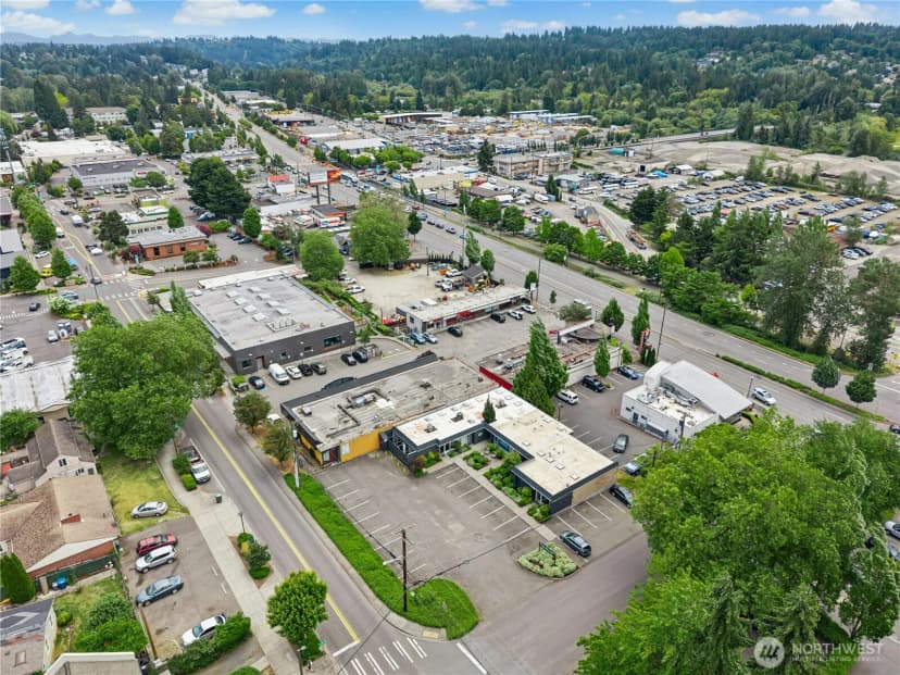 Property photo for 6505 Ne 181st Street, Kenmore photo 4