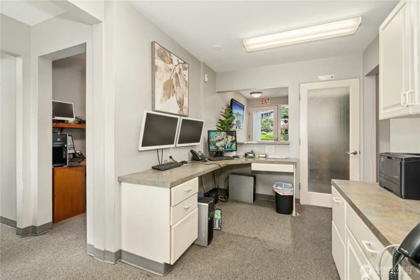 Property photo for 6505 Ne 181st Street, Kenmore photo 8