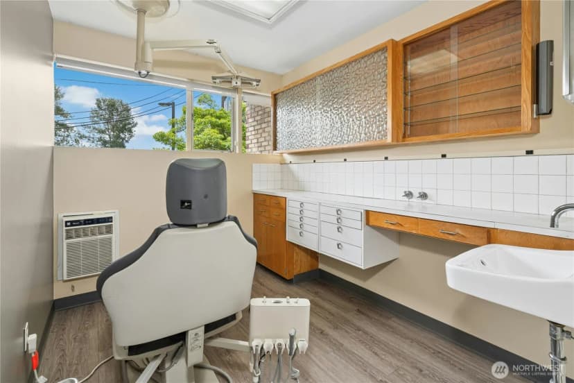 Property photo for 6505 Ne 181st Street, Kenmore photo 28