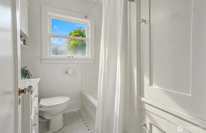 Property photo for 338 Nw 79th Street, Seattle photo 13