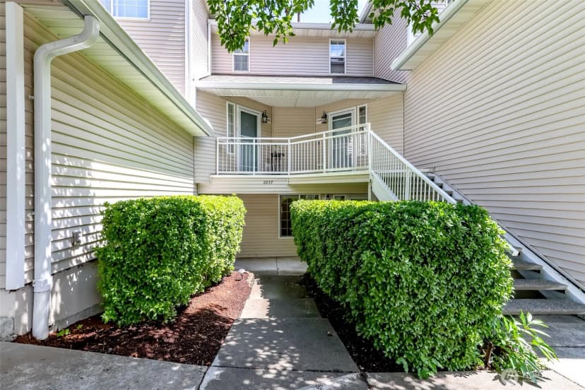 Property photo for 2037 S 368th Place, Federal Way