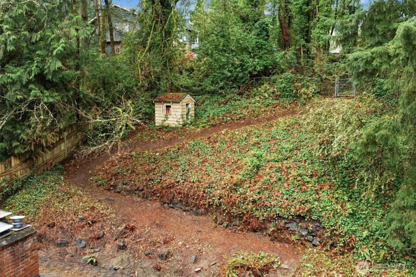 Property photo for 339 108th Avenue Se, Bellevue photo 7