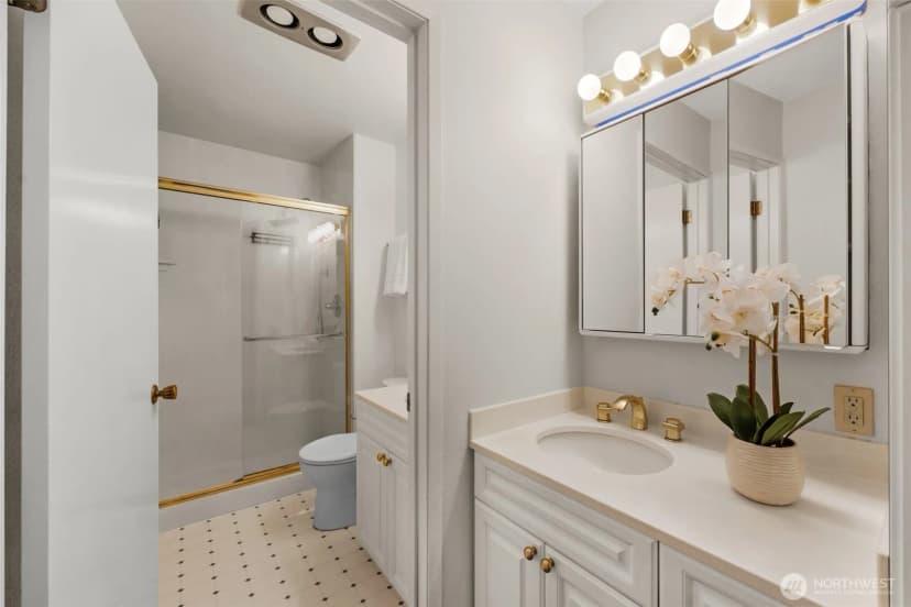 Property photo for 1221 Harbor Avenue Sw #402-3, Seattle photo 28
