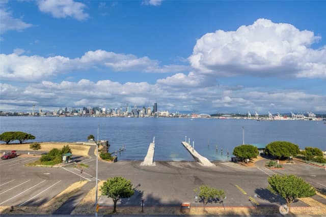 Property photo for 1221 Harbor Avenue Sw #402-3, Seattle photo 4