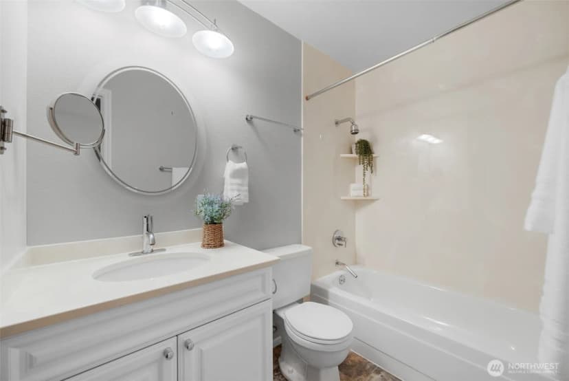 Property photo for 1221 Harbor Avenue Sw #402-3, Seattle photo 32