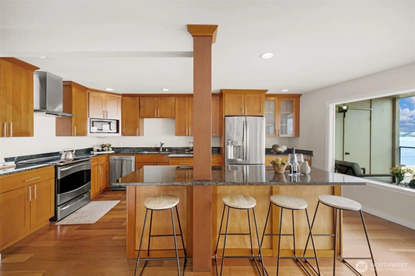 Property photo for 1221 Harbor Avenue Sw #402-3, Seattle photo 8