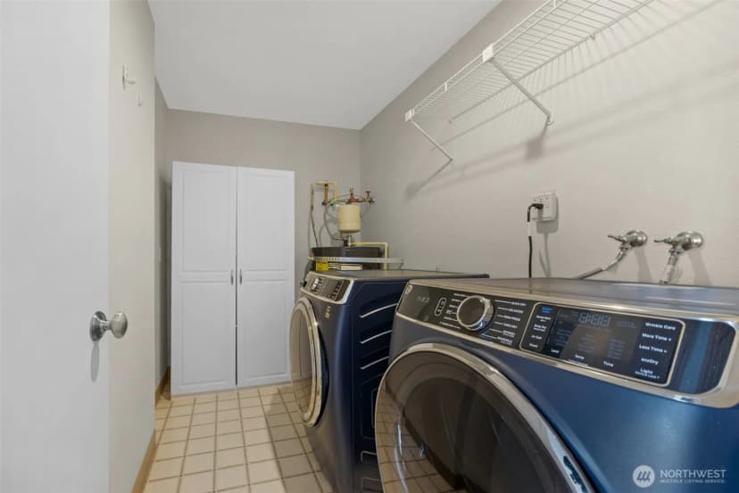 Property photo for 1221 Harbor Avenue Sw #402-3, Seattle photo 34