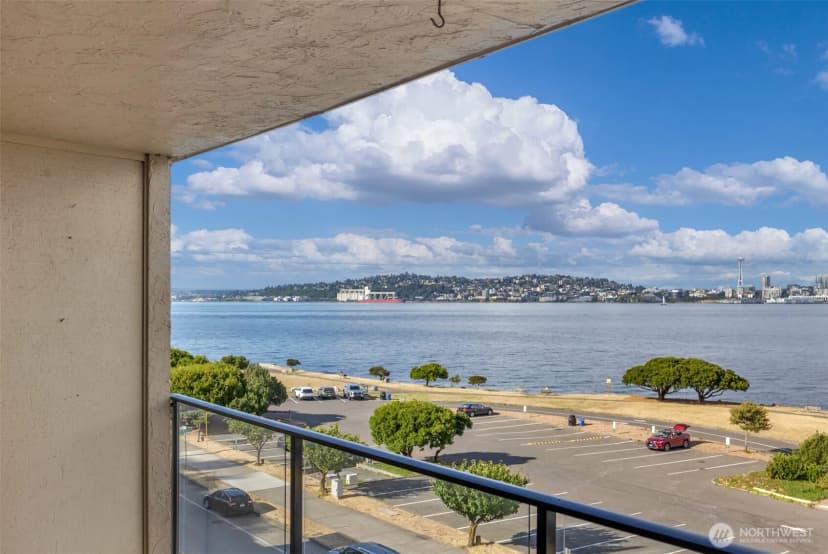 Property photo for 1221 Harbor Avenue Sw #402-3, Seattle photo 7
