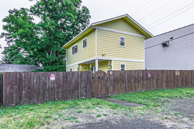 Property photo for 106 2nd Street Ne, Yelm photo 2