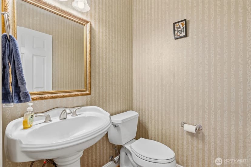 Property photo for 8218 Ne 187th Way, Kenmore photo 19