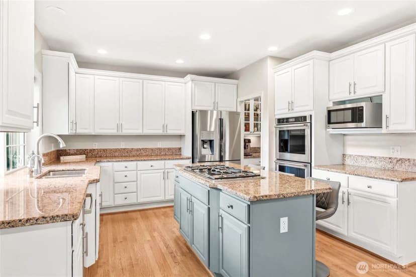 Property photo for 8218 Ne 187th Way, Kenmore photo 9