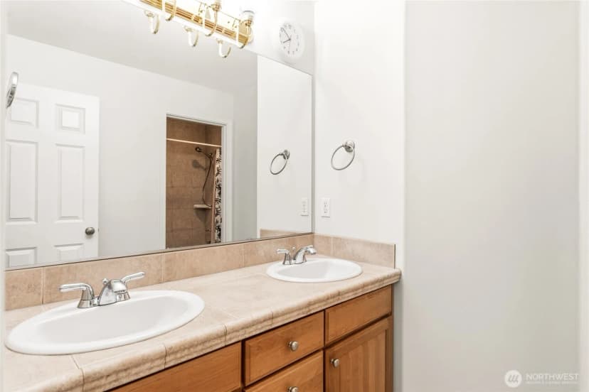 Property photo for 8218 Ne 187th Way, Kenmore photo 29