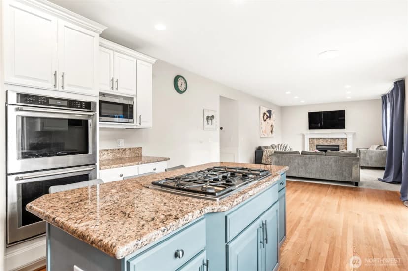Property photo for 8218 Ne 187th Way, Kenmore photo 8