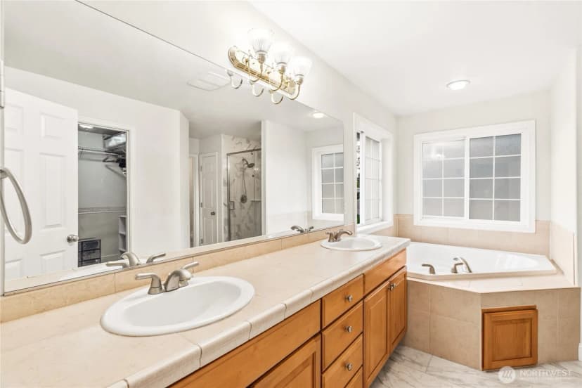 Property photo for 8218 Ne 187th Way, Kenmore photo 23