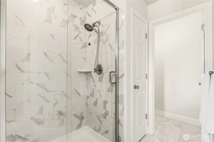 Property photo for 8218 Ne 187th Way, Kenmore photo 24
