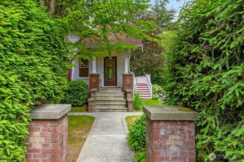 Property photo for 18608 101st Avenue Ne, Bothell photo 2