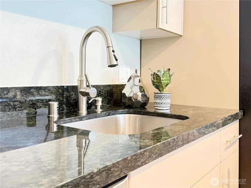 Property photo for 731 Broadway E #301, Seattle photo 14