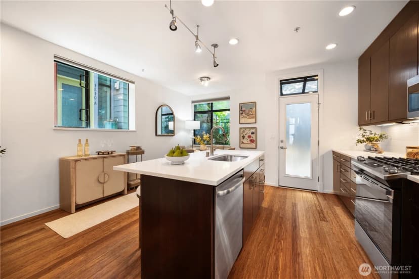 Property photo for 1808 11th Avenue #b, Seattle photo 7