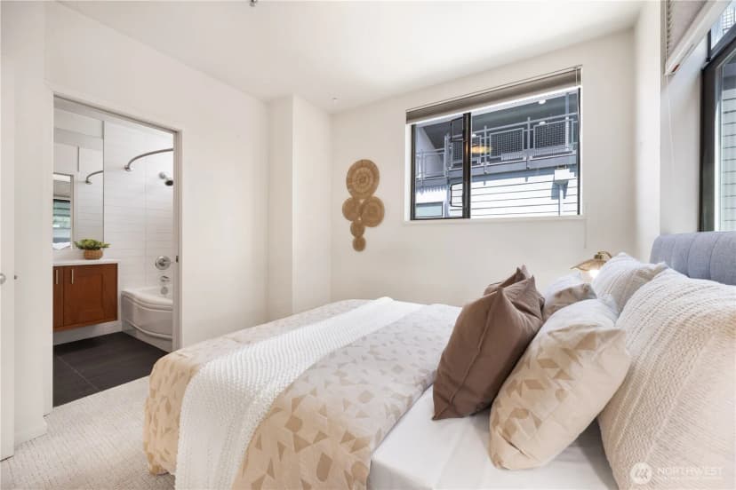 Property photo for 1808 11th Avenue #b, Seattle photo 14
